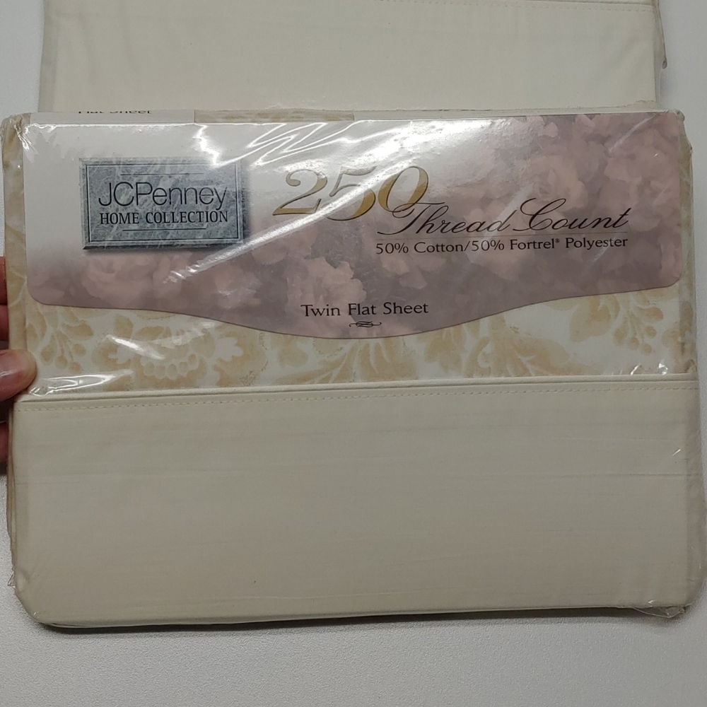 JCPenney 2 Cream Colored Twin Flat Sheets!! - Picture 2 of 3